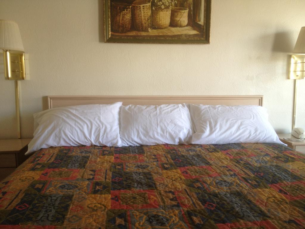 Economy Inn アラモゴード 部屋 写真