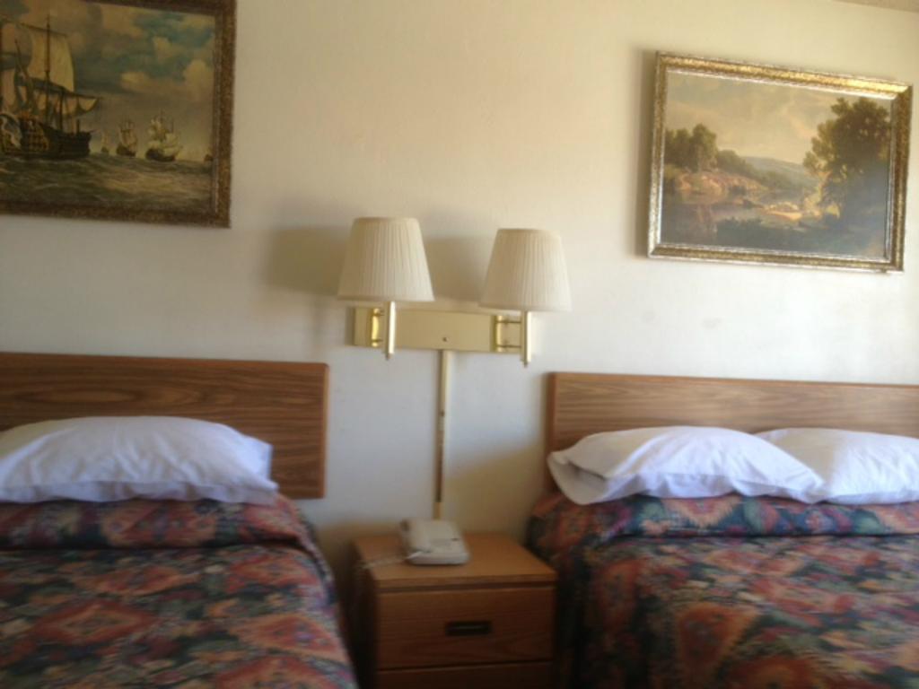 Economy Inn アラモゴード 部屋 写真